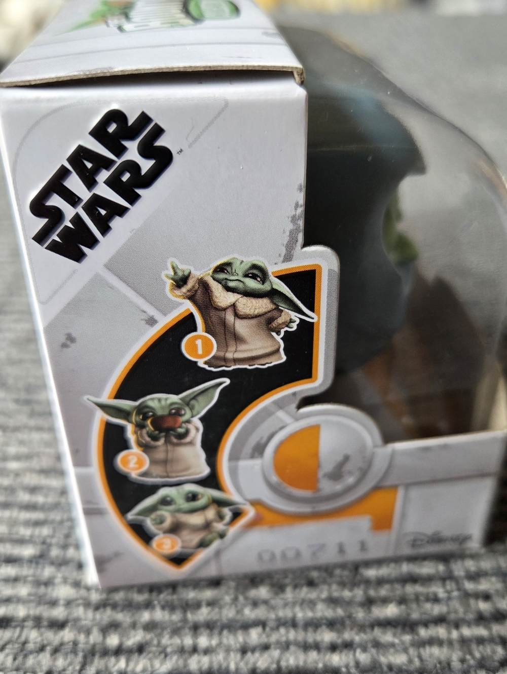Star Wars The Child (Grogu) Collectible Figure - Picture 4 of 4